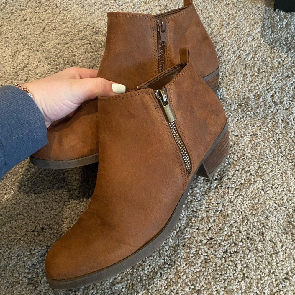 Cute Booties! - Picture 3 of 4